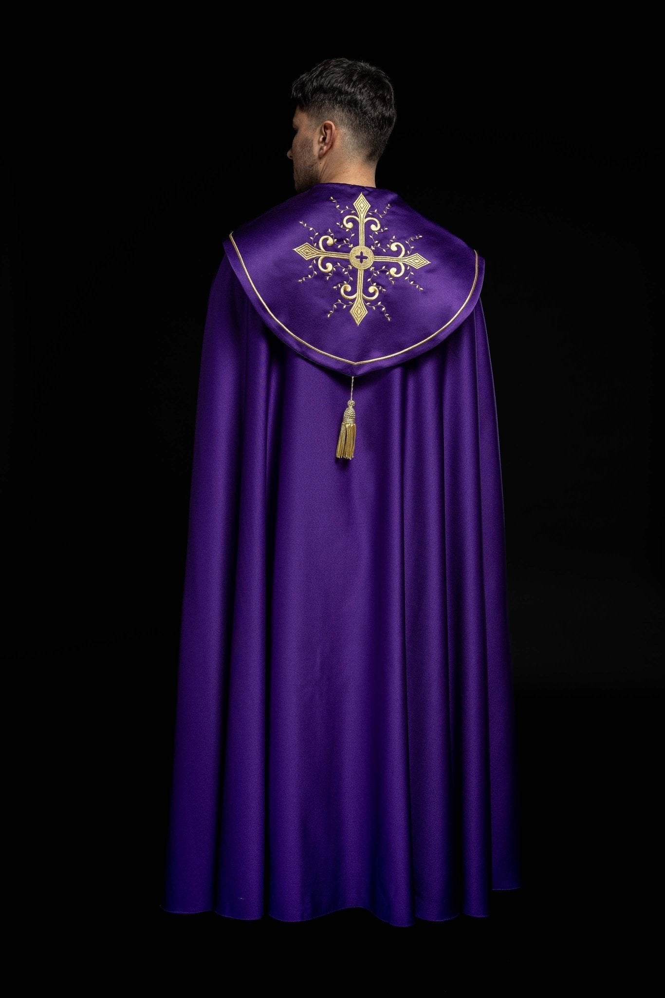 Capa pluvial morada con bordado cruces con picos KKP/024/03/20 145cm - CASULLAS.ES