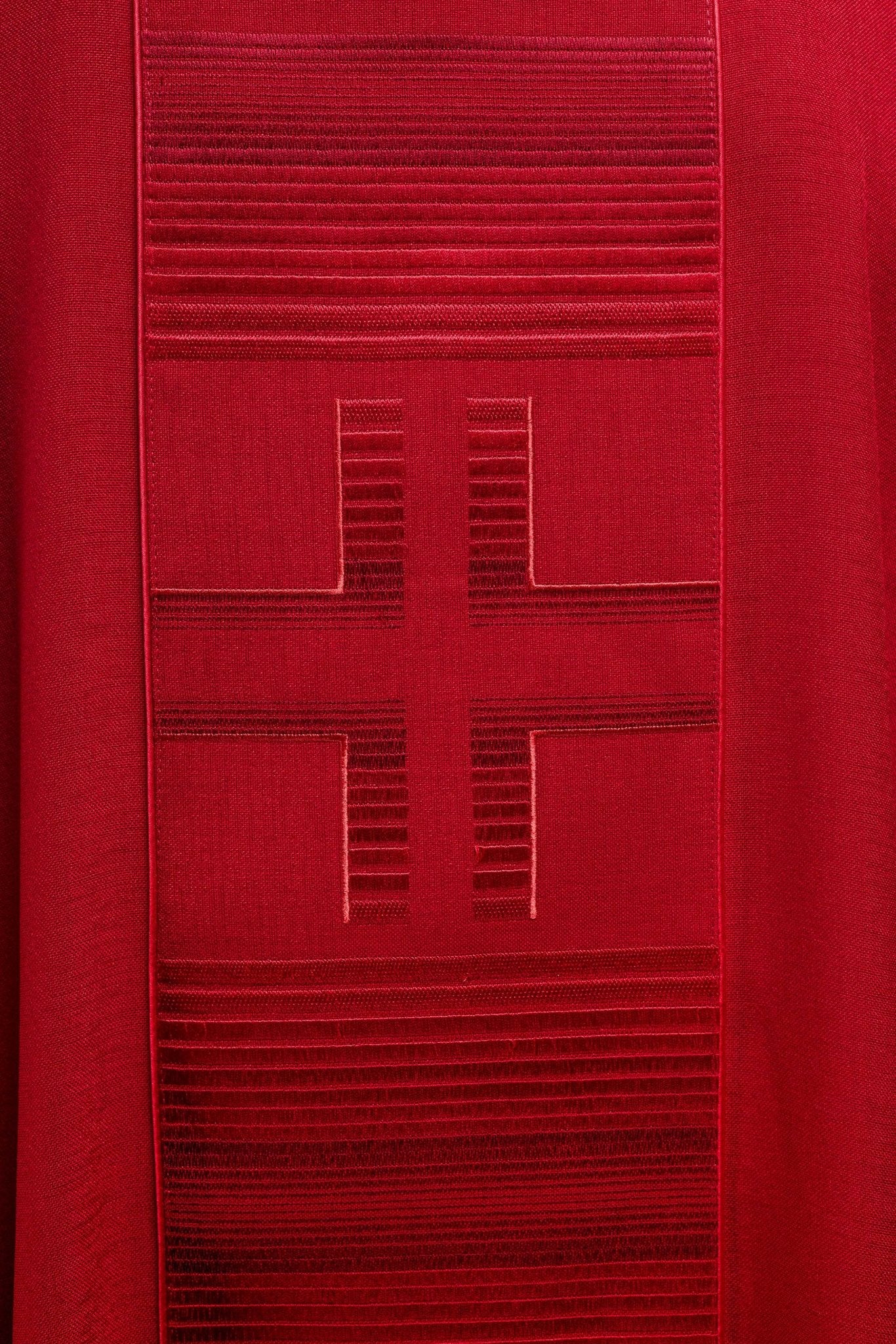 Casulla bordada con cruces rojas HA7032-02 CZERWONY - CASULLAS.ES