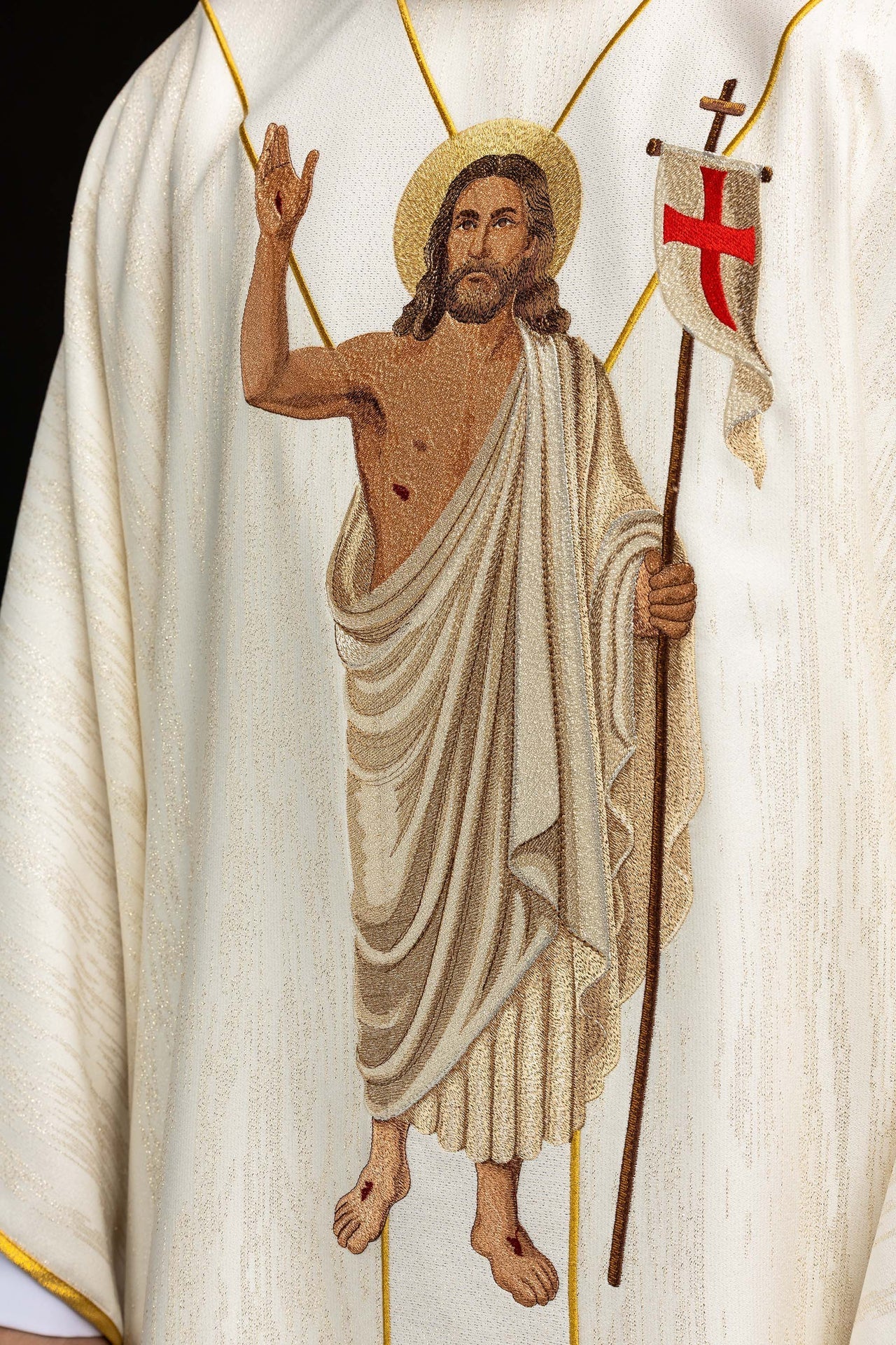 Casulla bordada con la imagen de Jesús Resucitado y del Cordero Pascual KOW2/044/05/99 - CASULLAS.ES