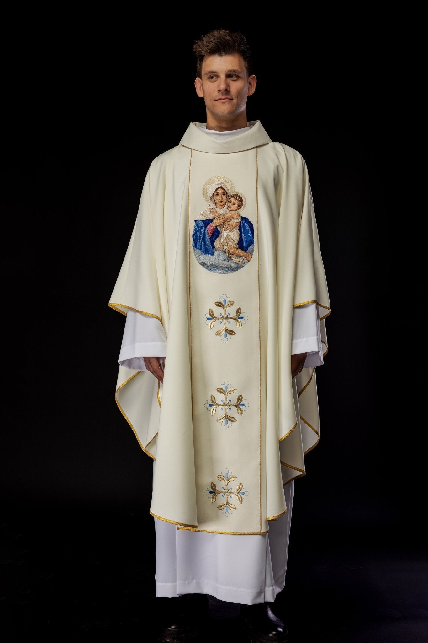 Casulla bordada con la imagen de la Virgen María y el Niño KOW2/007/05/01 - CASULLAS.ES