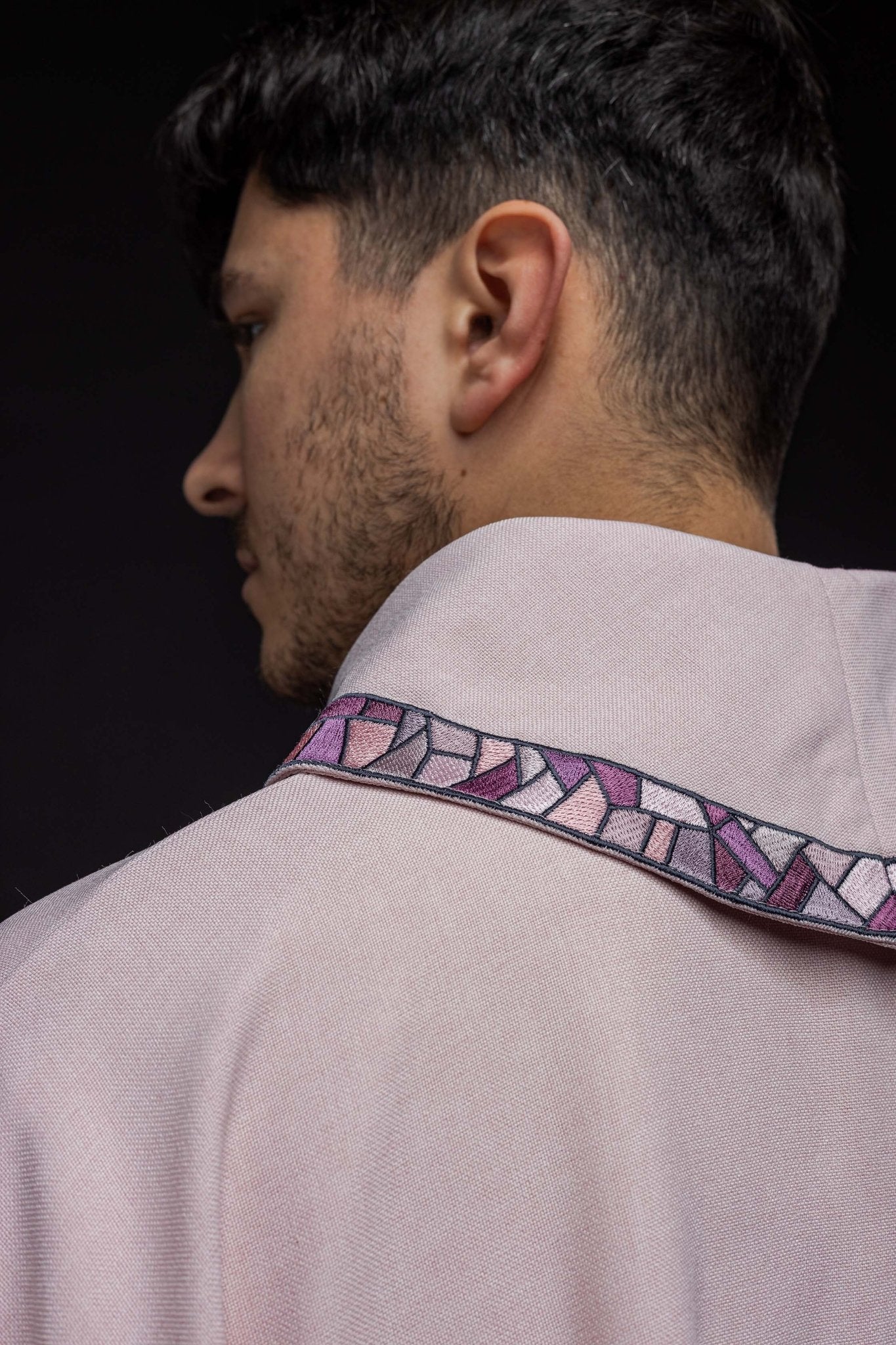 Casulla bordada rosa con cruz de mosaico KOR/257/08/70 - CASULLAS.ES