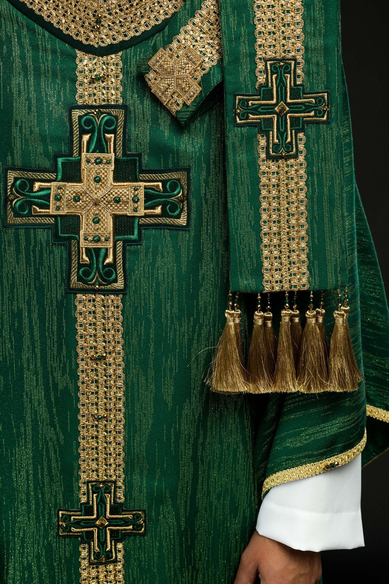 Casulla hecha a mano con piedras naturales Handmade 7015 Verde HM/7015/01/99 - CASULLAS.ES