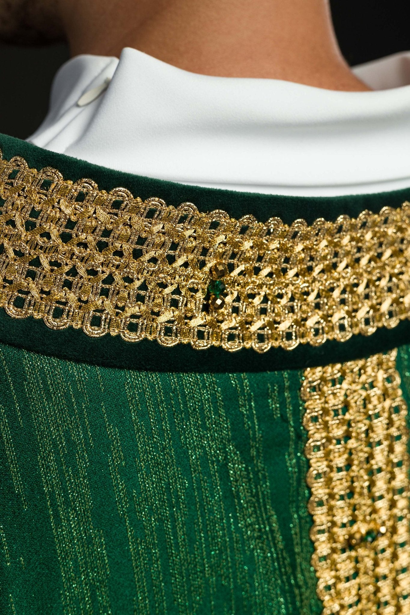 Casulla hecha a mano con piedras naturales Handmade 7015 Verde HM/7015/01/99 - CASULLAS.ES