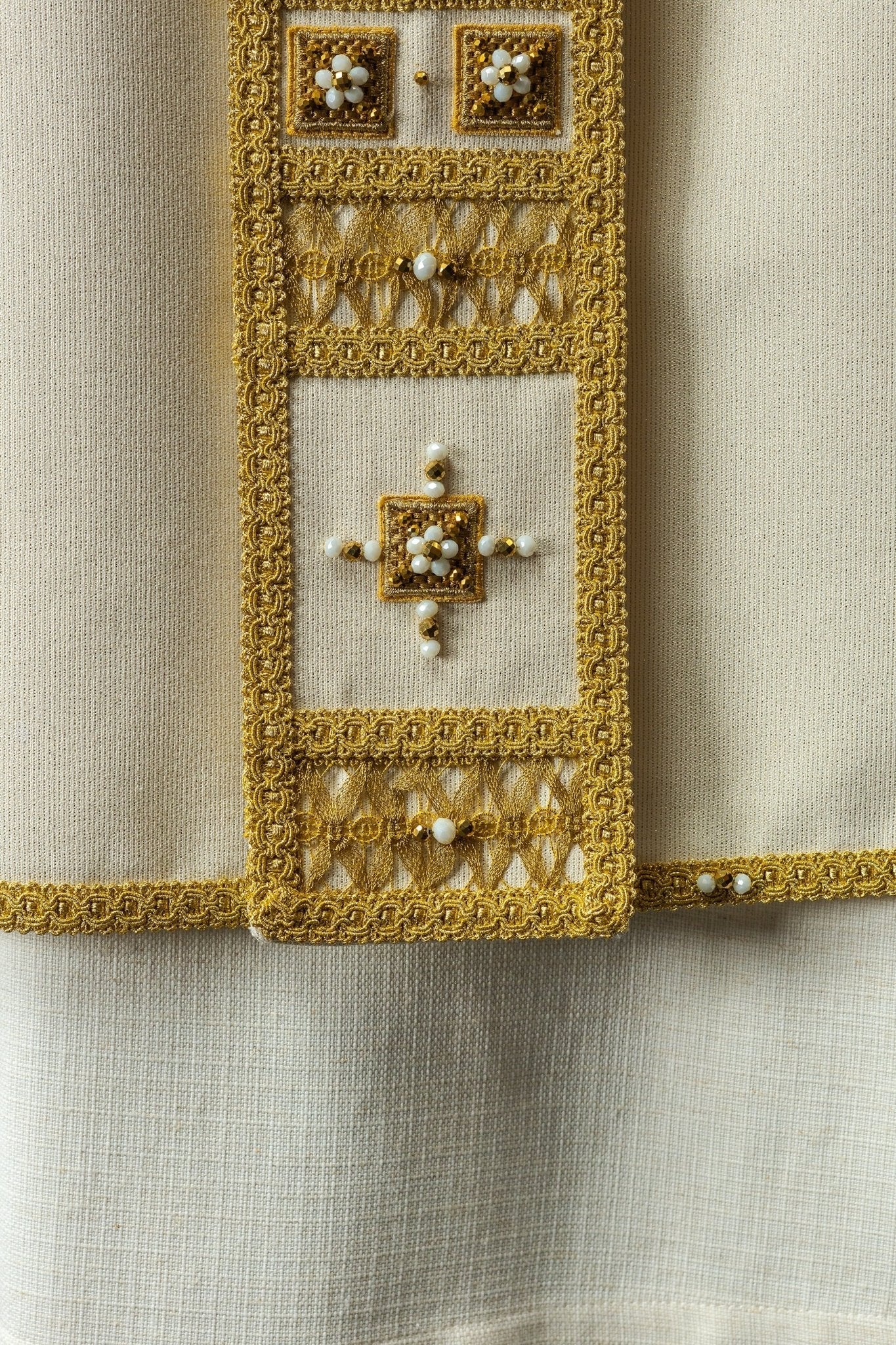 Casulla hecha a mano con piedras naturales Hecho a mano 7008 HM/7008/05/96 - CASULLAS.ES