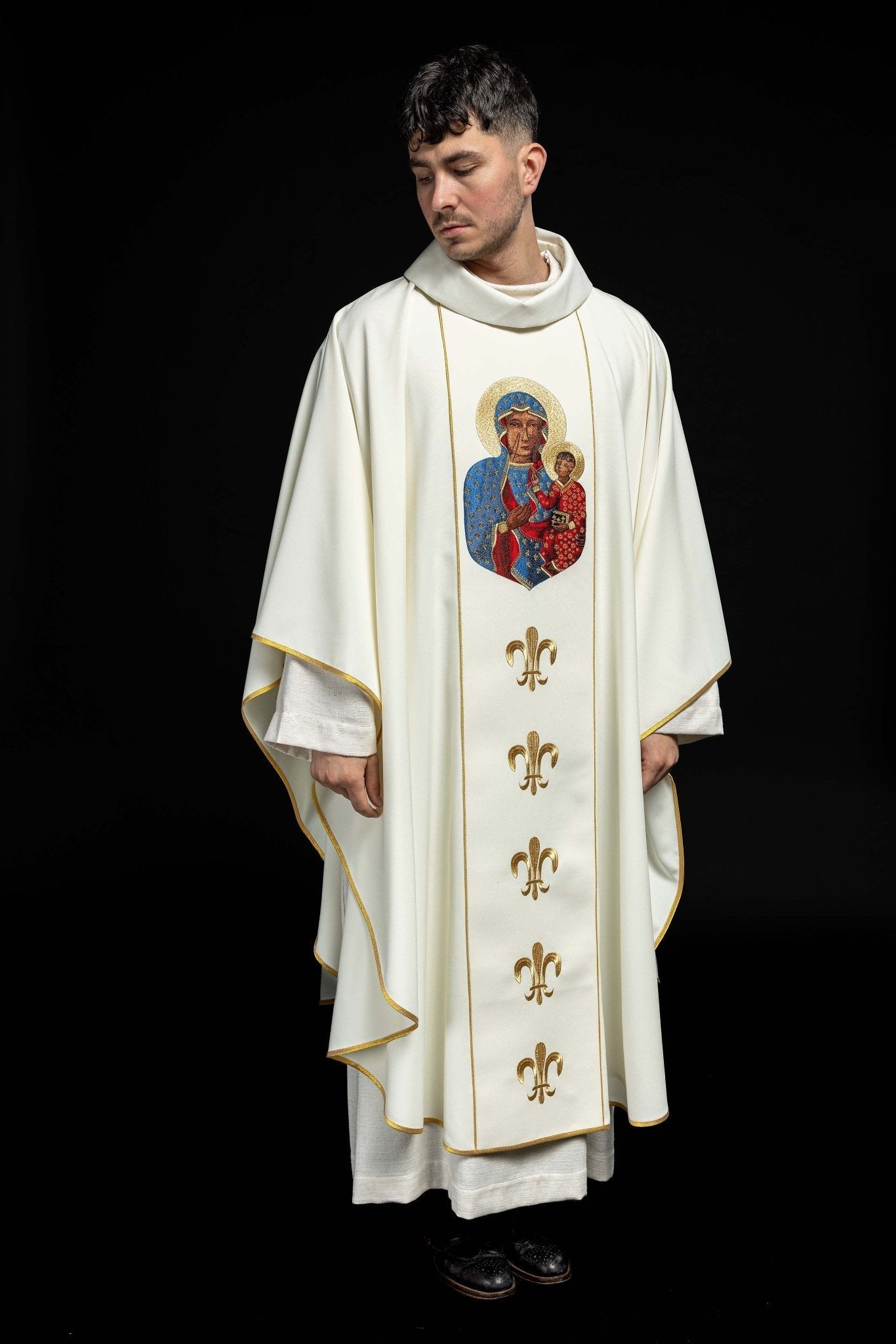 Casulla marfil de Nuestra Señora de Czestochowa KOR/201/05/01 ECRU - CASULLAS.ES