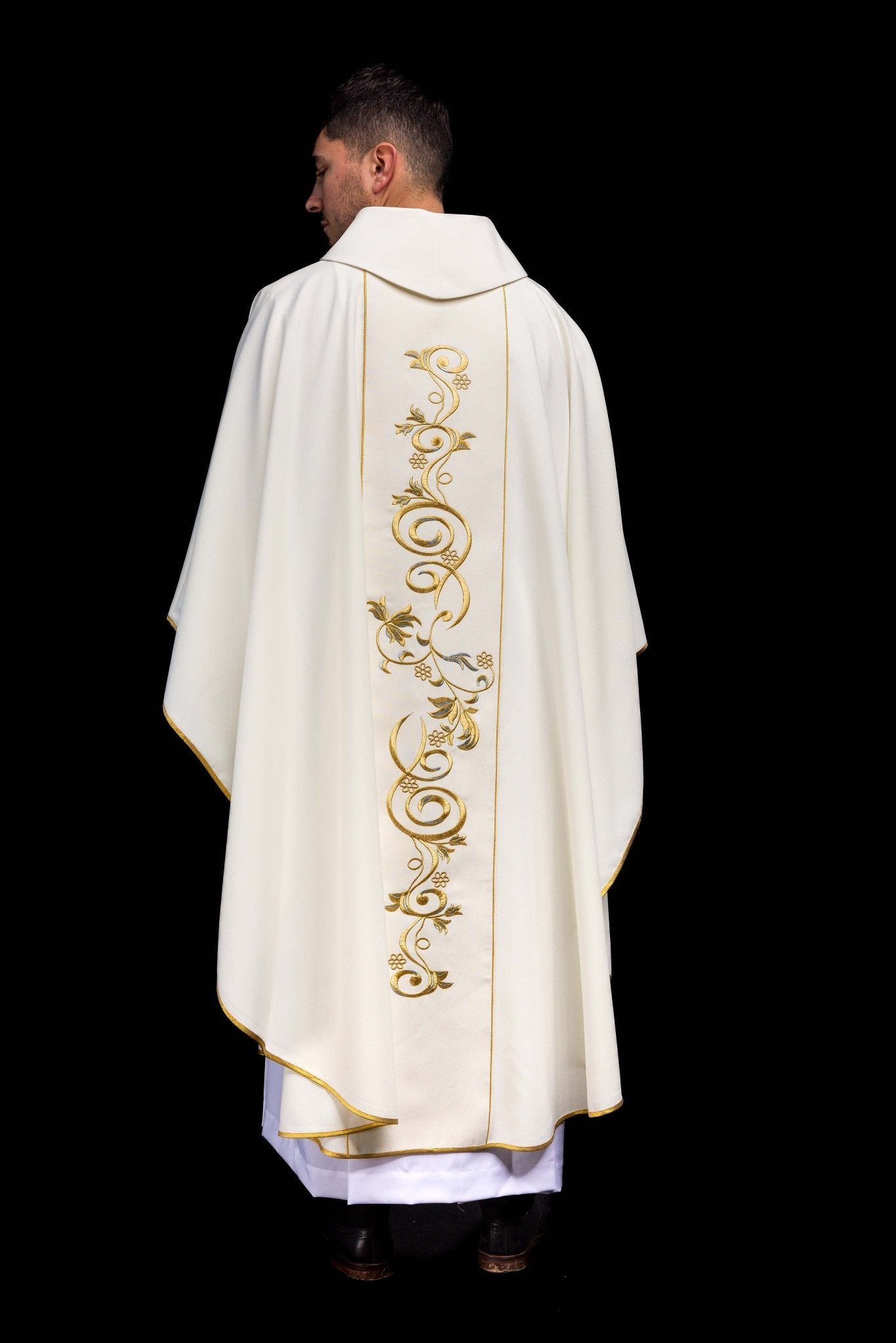 Casulla marfil para Navidad con la imagen de la Sagrada Familia KOR/196/05/01 ECRU - CASULLAS.ES