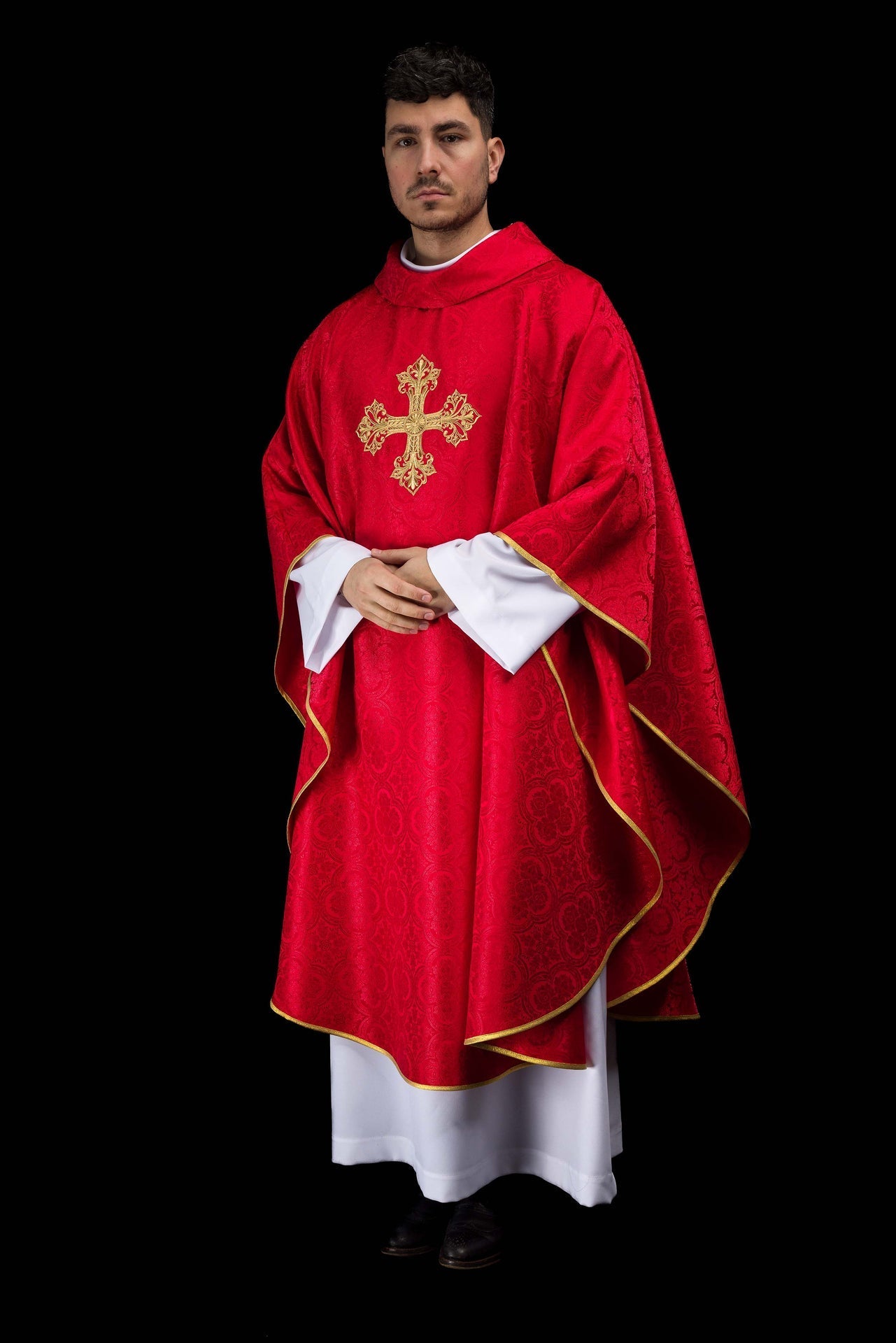 Casulla roja con cruz de tejido jacquard KOR/403/02/11 - CASULLAS.ES