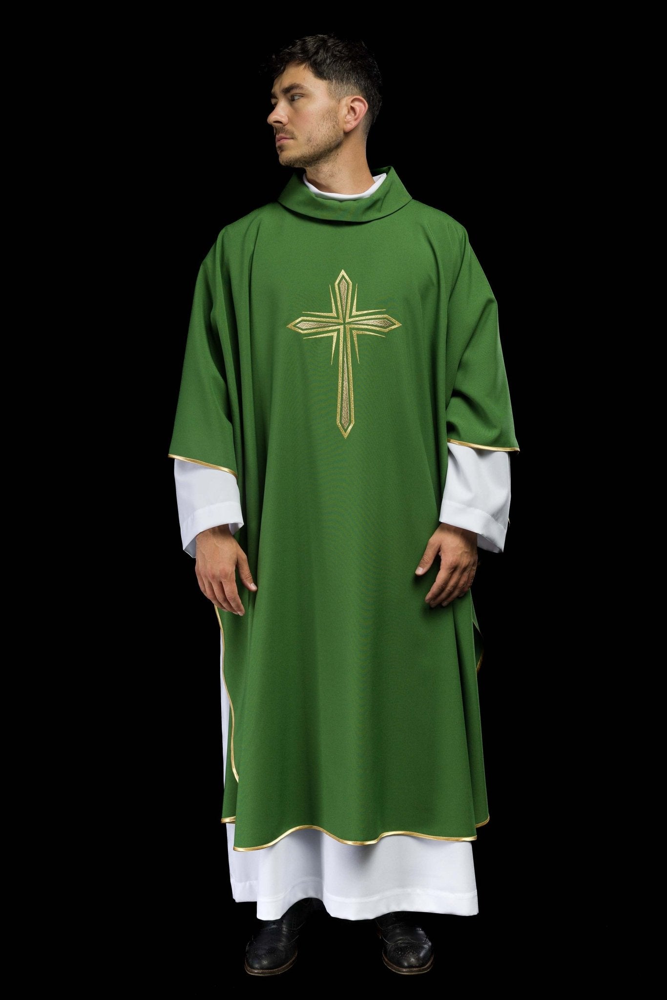 Casulla verde con bordado Cruz KOR/037/01/12 ZIELONY - CASULLAS.ES