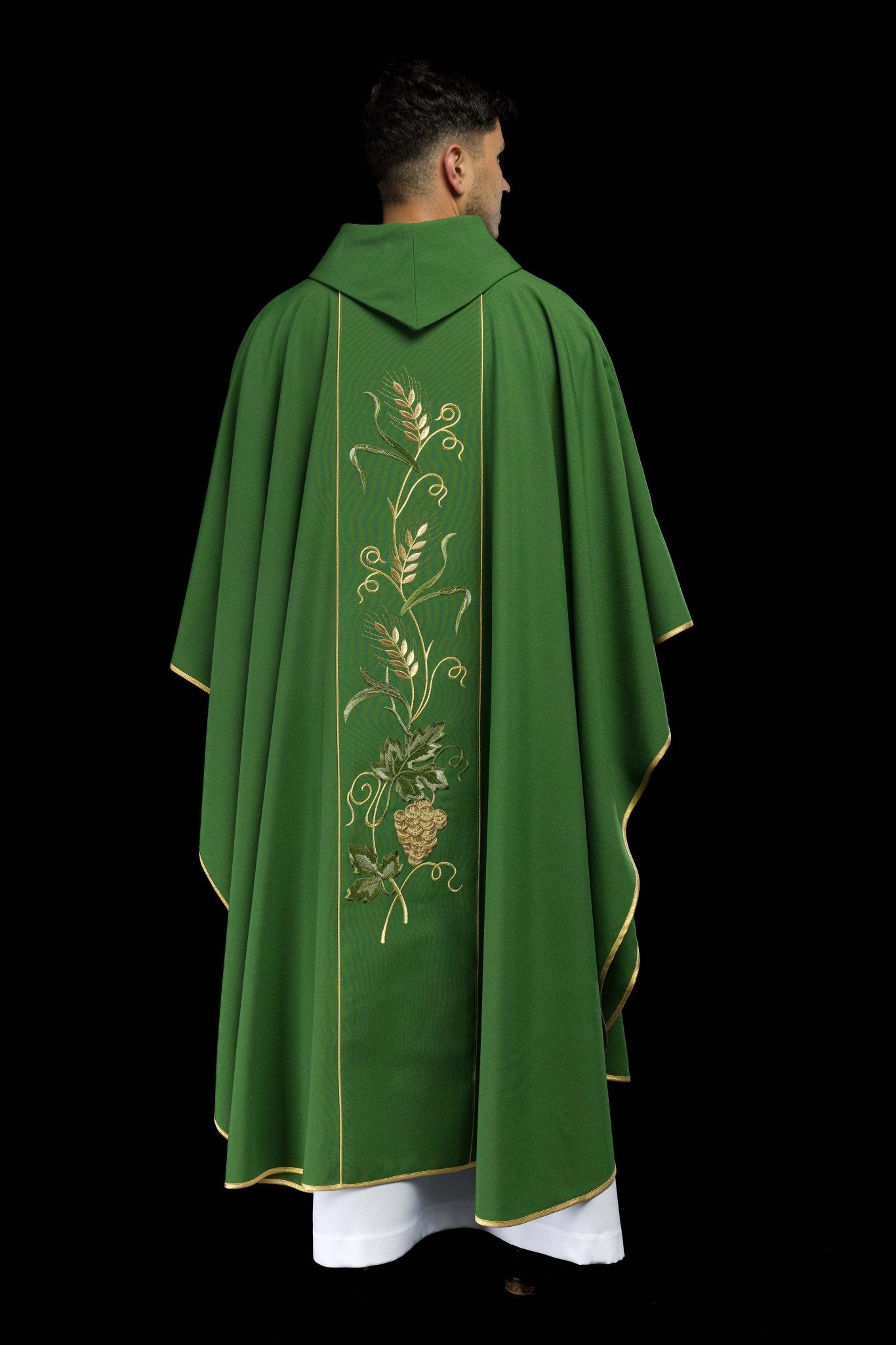 Casulla verde con bordado IHS, uvas y espigas KOR/117/01/01 ZIELONY - CASULLAS.ES