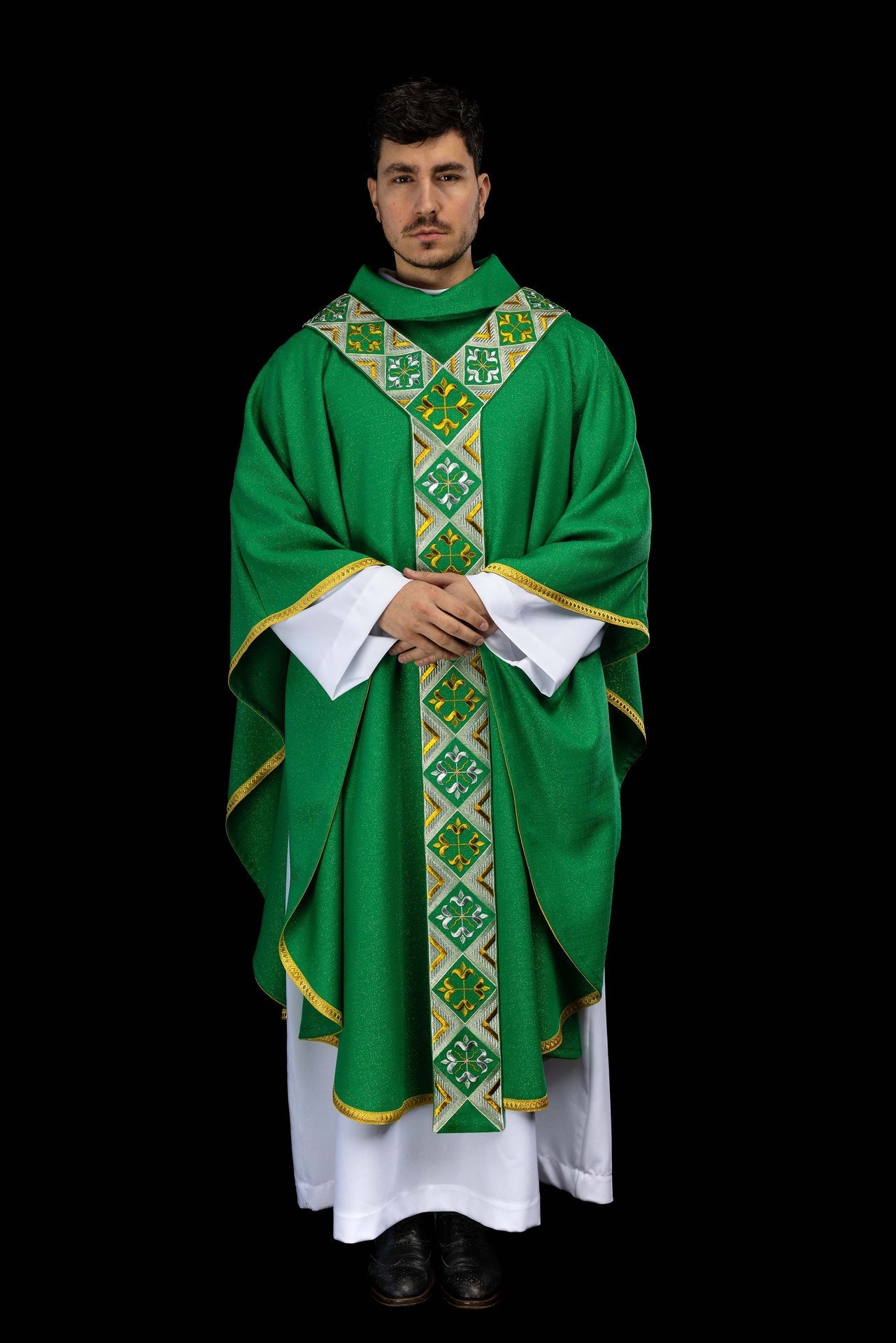 Cíngulo bordado para casulla incluido en el conjunto con la casulla color verde LE/7042/01 - CASULLAS.ES