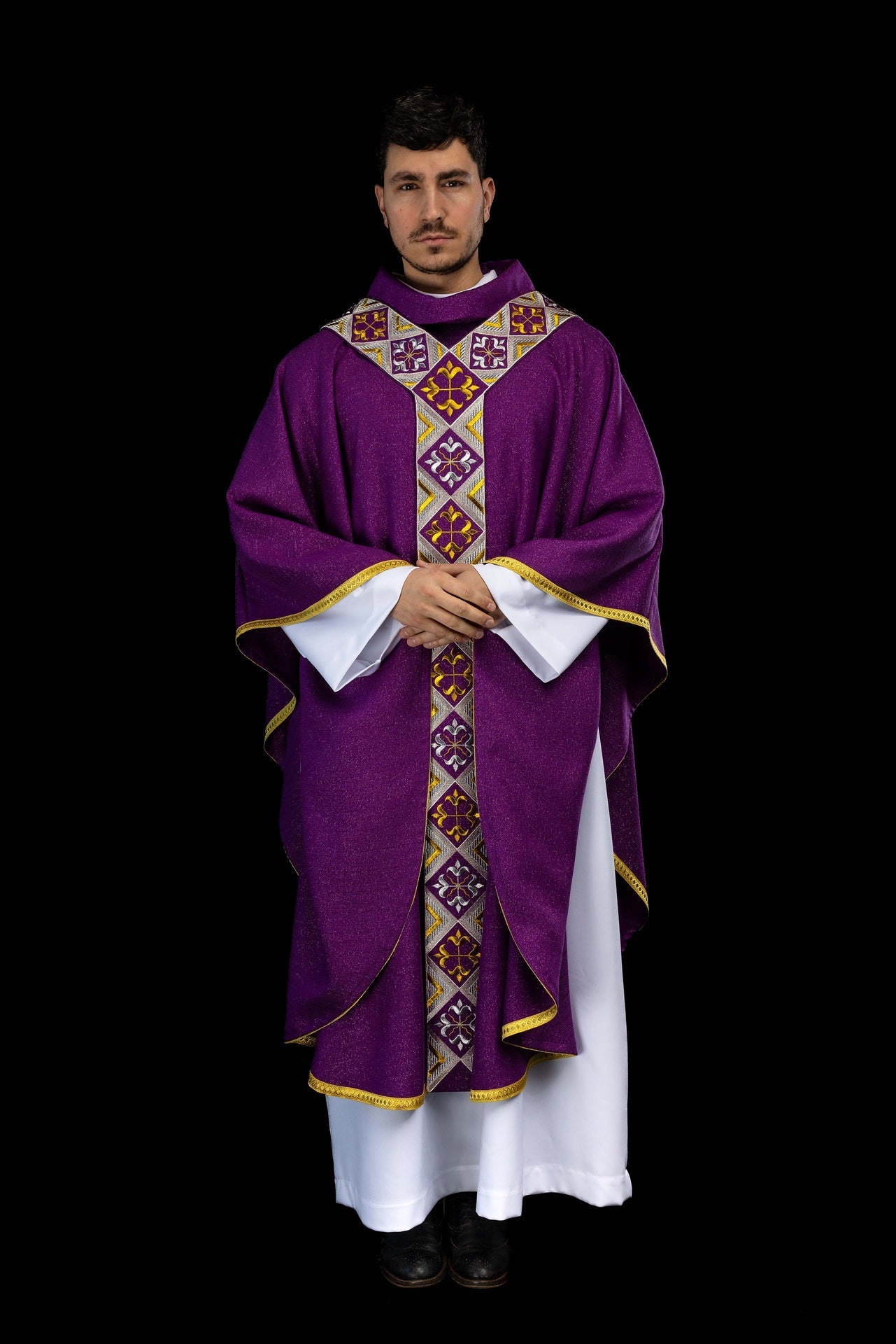 Cíngulo bordado para casulla incluido en el conjunto con la casulla color violeta LE/7042/03 - CASULLAS.ES