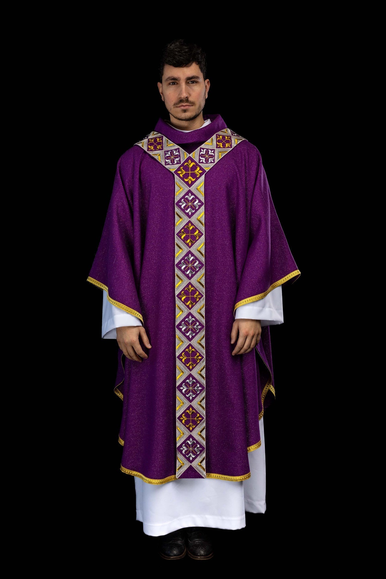 Cíngulo bordado para casulla incluido en el conjunto con la casulla color violeta LE/7042/03 - CASULLAS.ES
