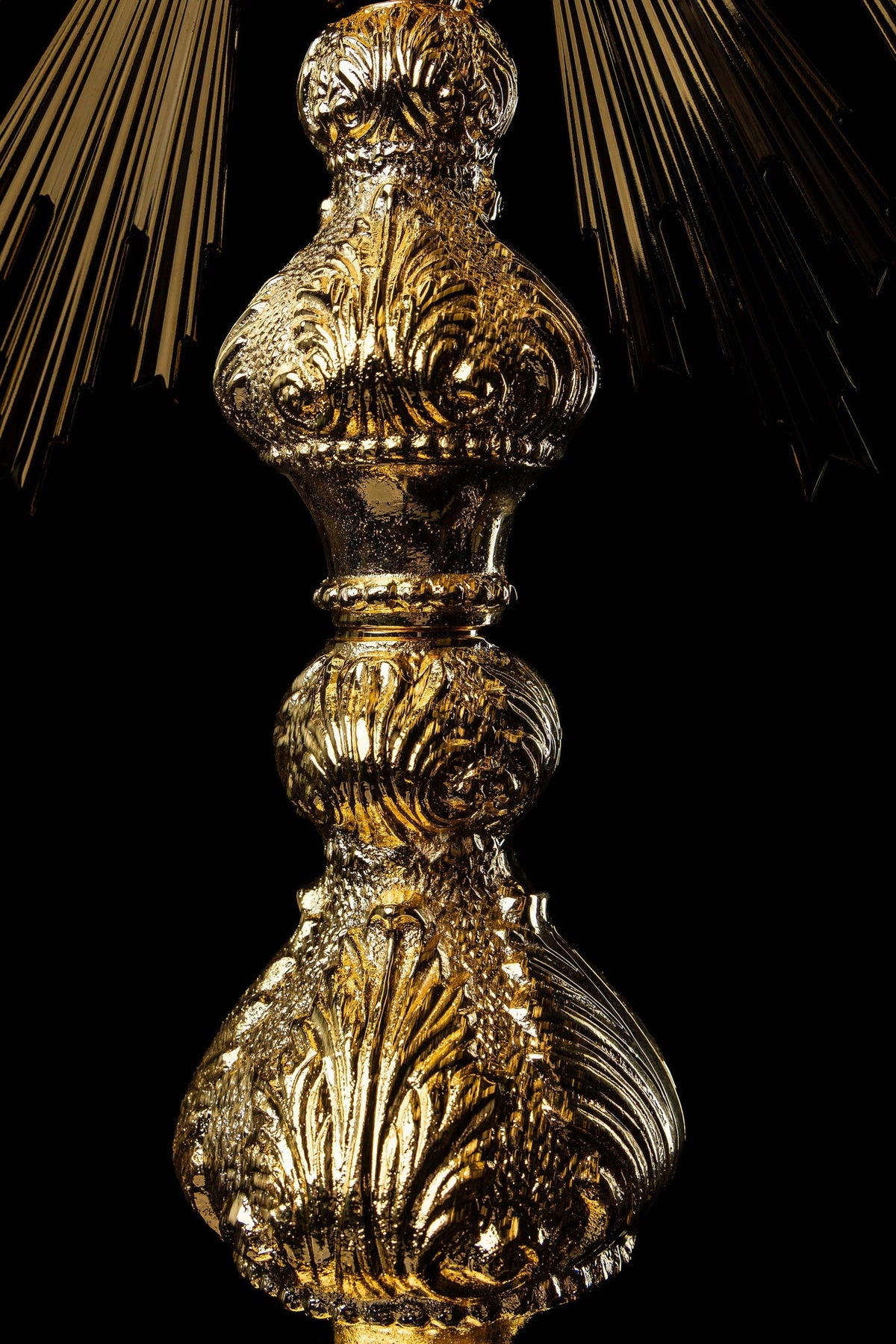 Custodia bañada en oro, detalle del viril y el soporte ornamentado