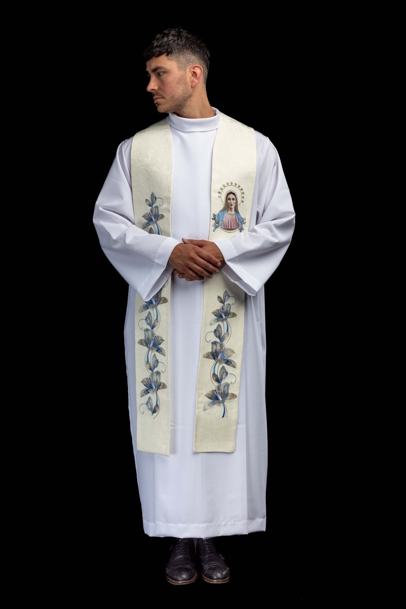 Estola bordada con la imagen de Nuestra Señora de Medjugorje KSW2/003/05/81 - CASULLAS.ES