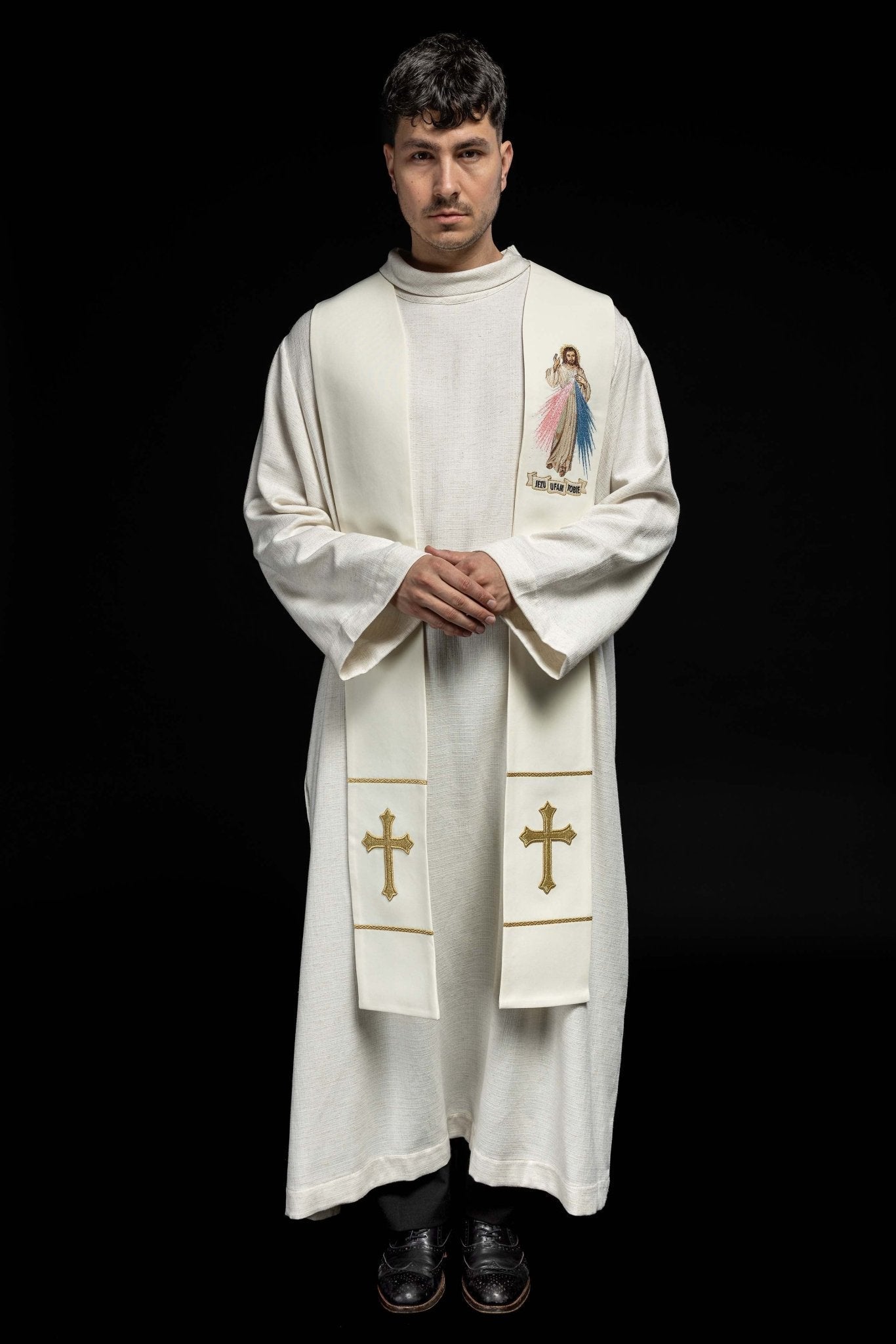 Estola marfil con bordado Jesús misericordioso "Jesús confío en ti" KST/071/05/01 ECRU - CASULLAS.ES