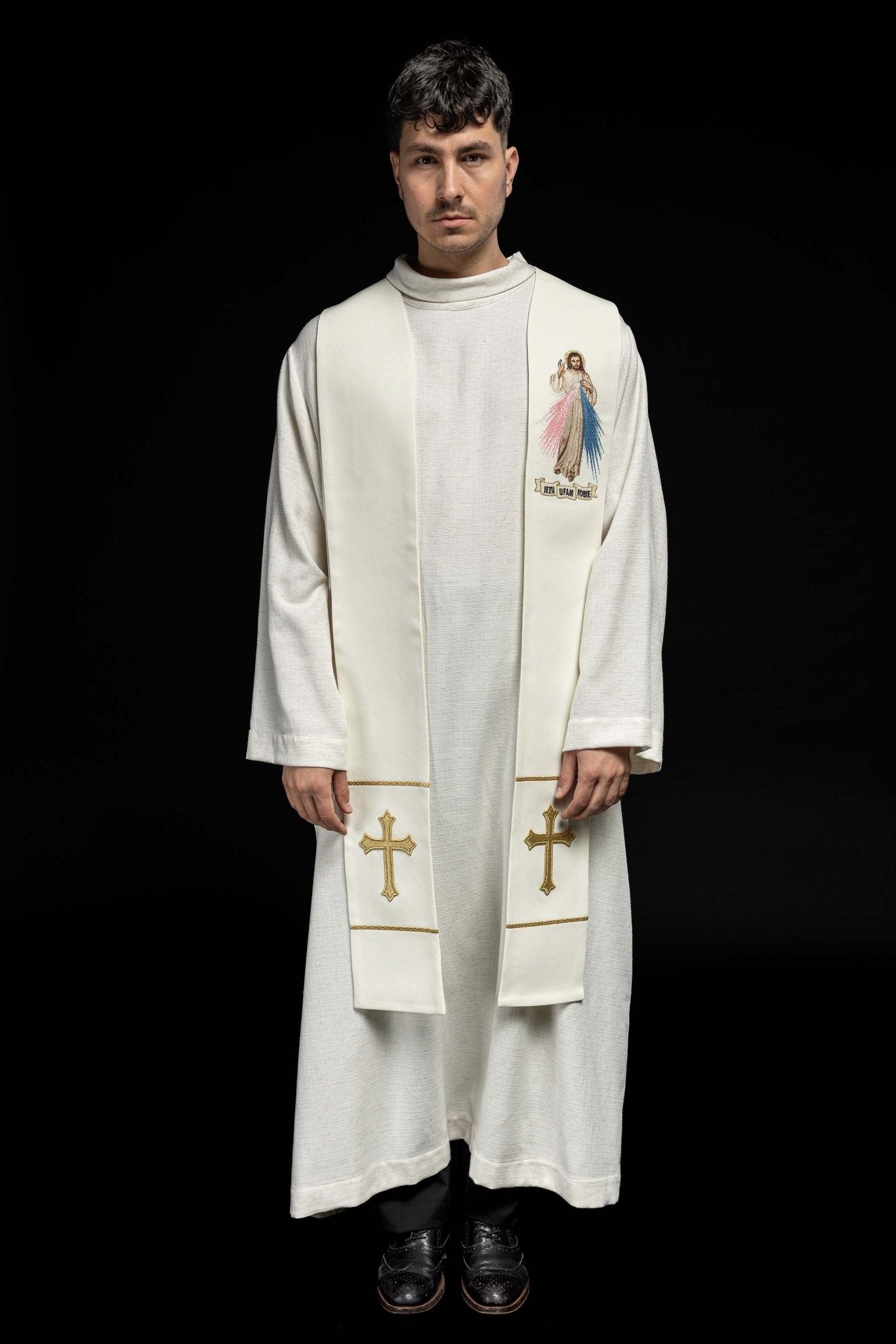 Estola marfil con bordado Jesús misericordioso "Jesús confío en ti" KST/071/05/01 ECRU - CASULLAS.ES