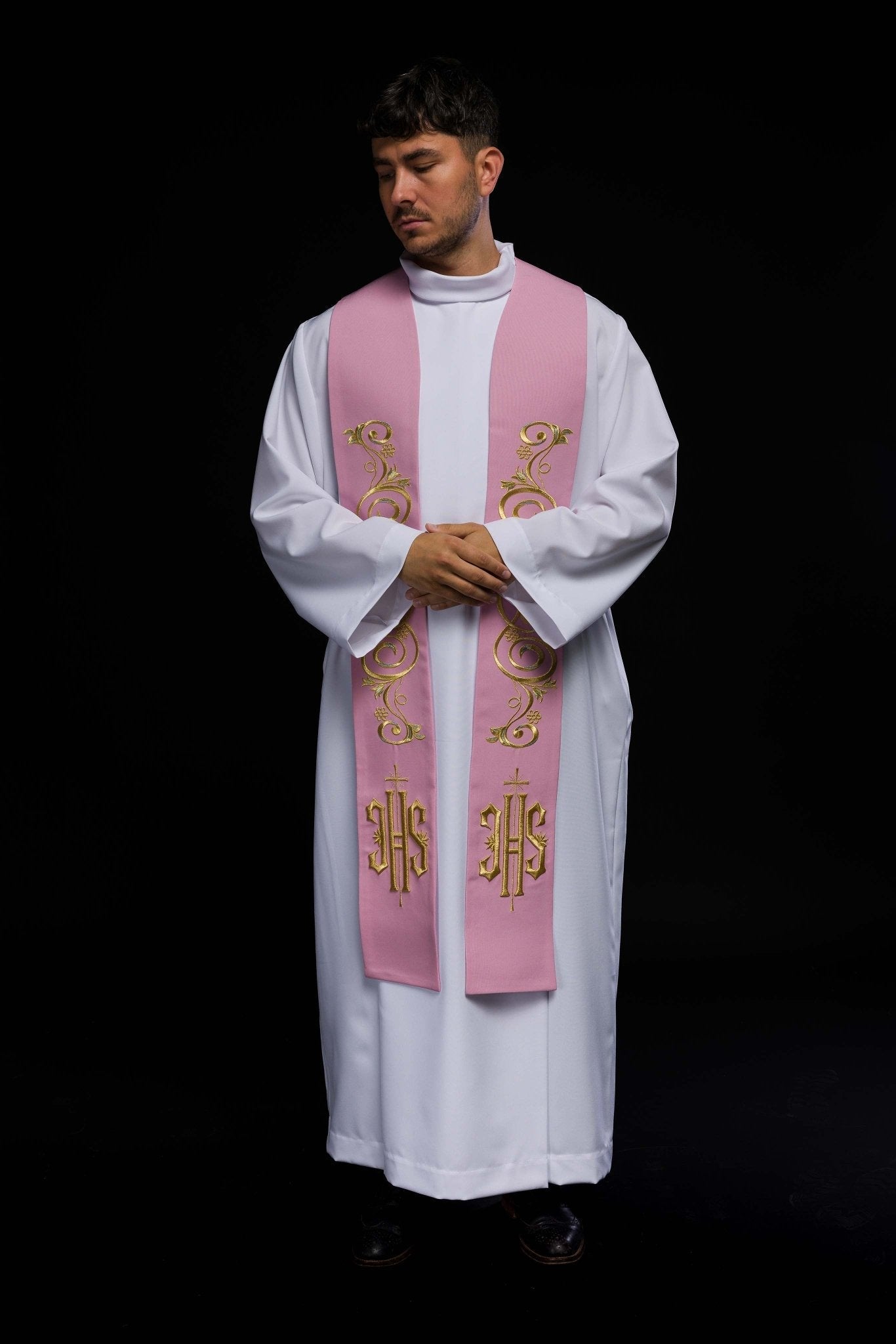 Estola rosa con bordado IHS KST/031/08/01 RÓŻOWY - CASULLAS.ES