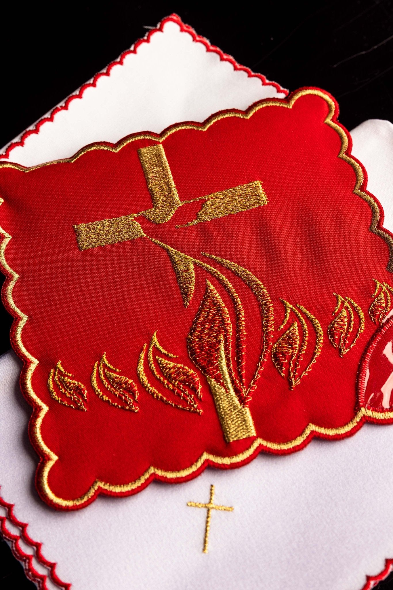 Juego de altar bordado Espíritu Santo KK/142 - CASULLAS.ES