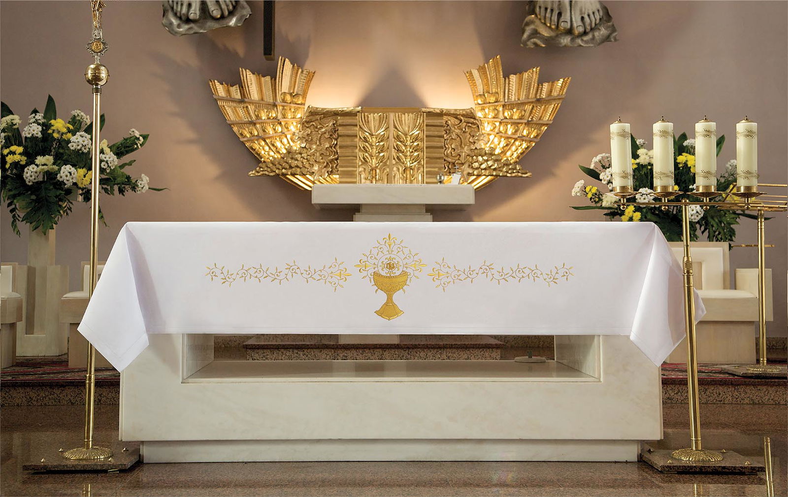 Mantel de altar con bordado frontal dorado de cáliz con hostia KOH/038 150*300 BIAŁY - CASULLAS.ES