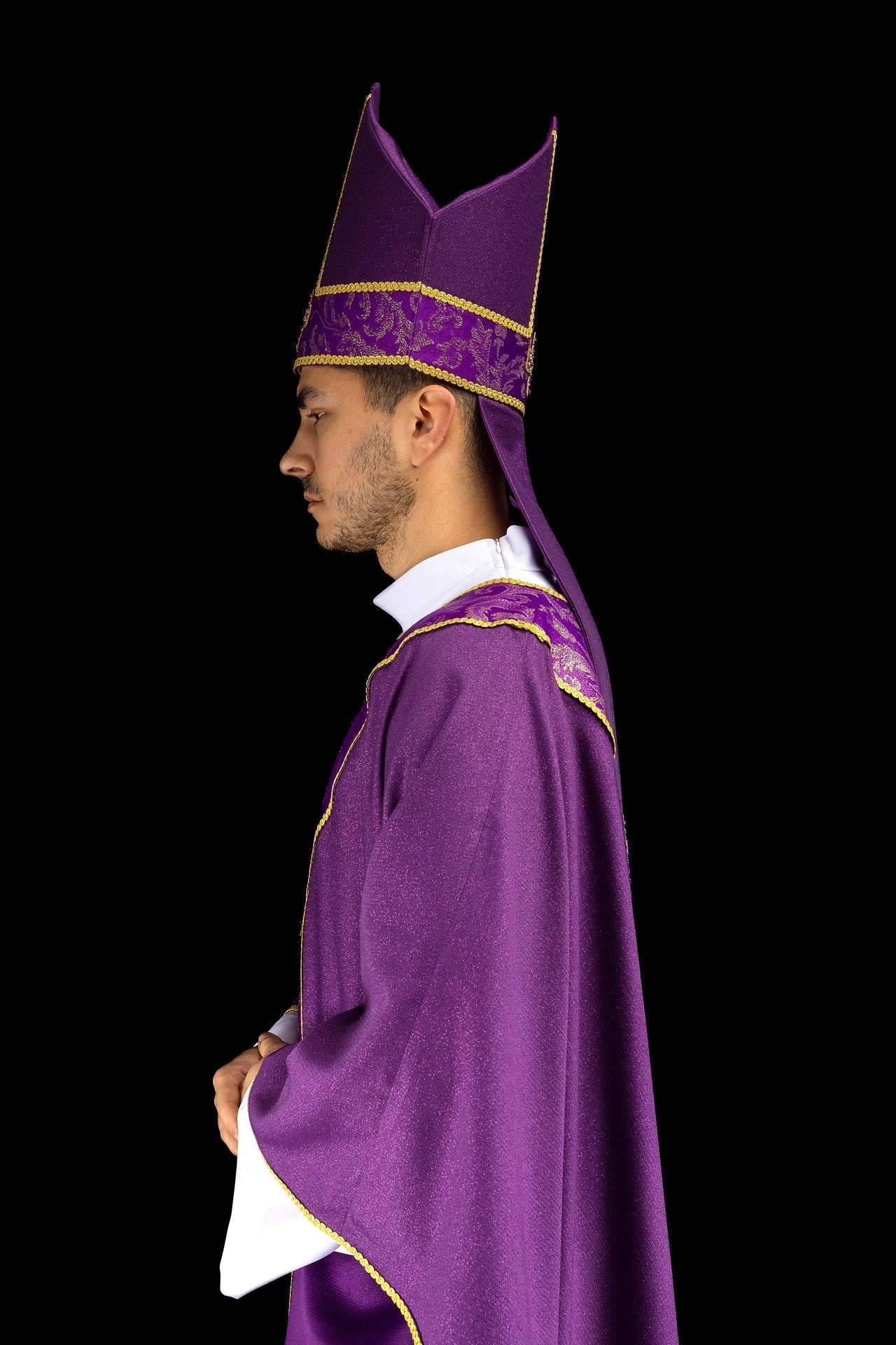 Mitra morada bordada con cruz decorada con tejido jacquard LE/9075/03-1 - CASULLAS.ES
