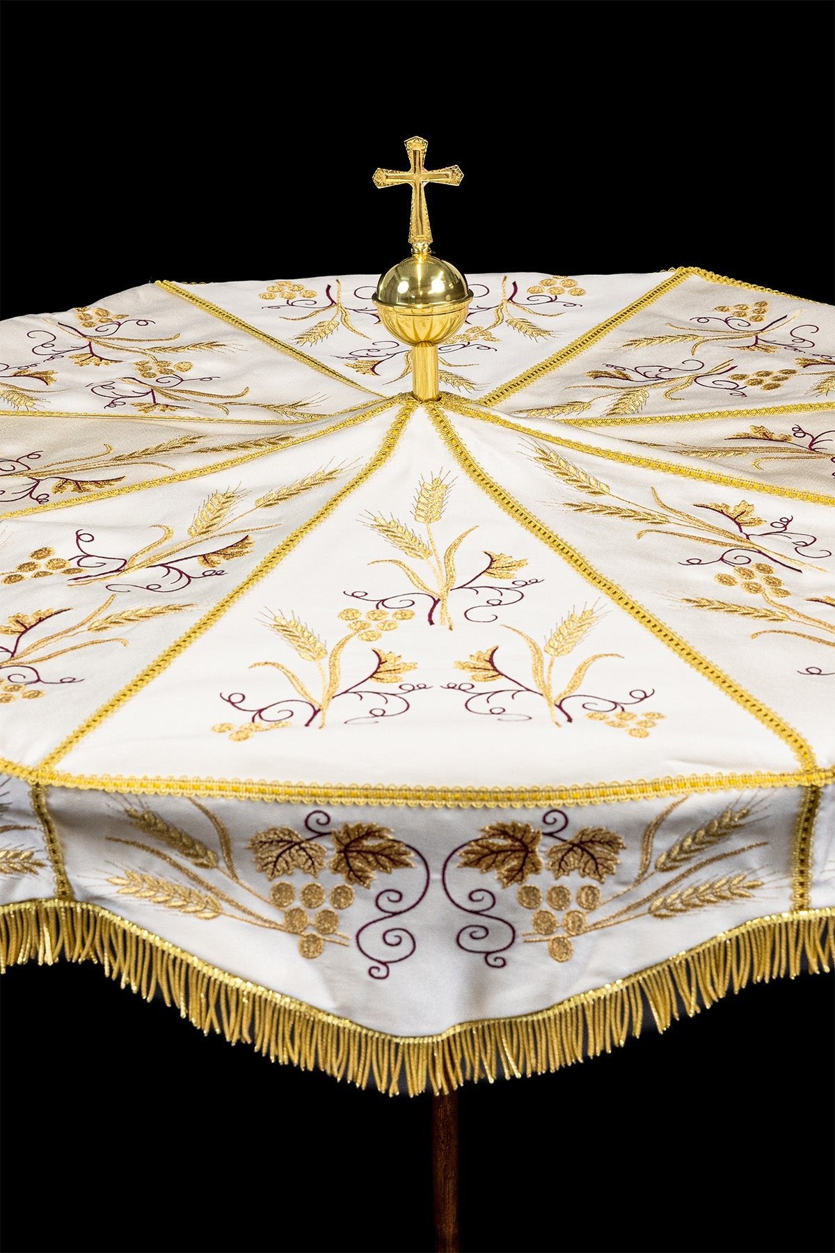 Paraguas procesional para sacerdote bordado uvas y espigas KPP/001/05/20 o 100cm ECRU SAT. - CASULLAS.ES