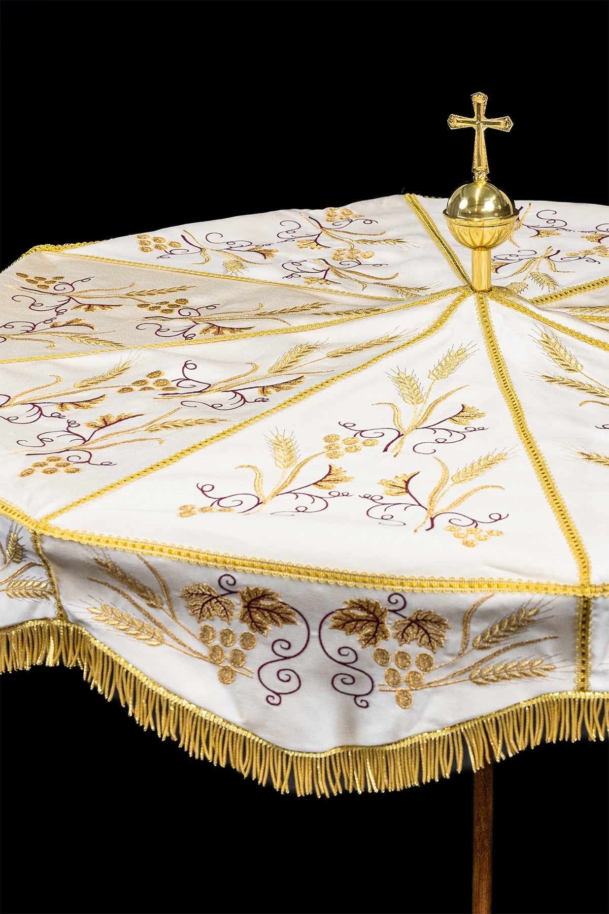 Paraguas procesional para sacerdote bordado uvas y espigas KPP/001/05/20 o 100cm ECRU SAT. - CASULLAS.ES