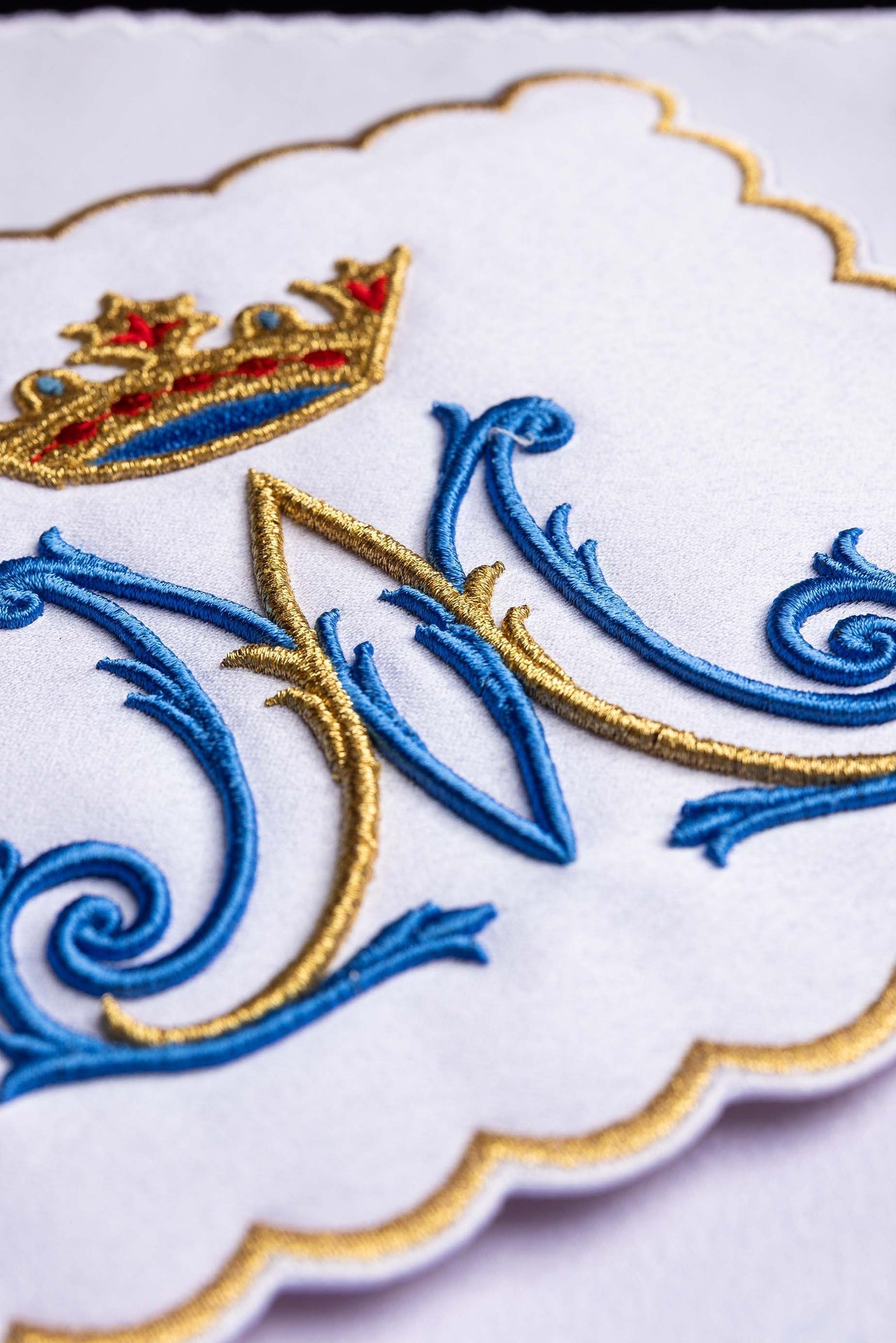 Servicio de altar bordado Mariano azul KK/179 - CASULLAS.ES