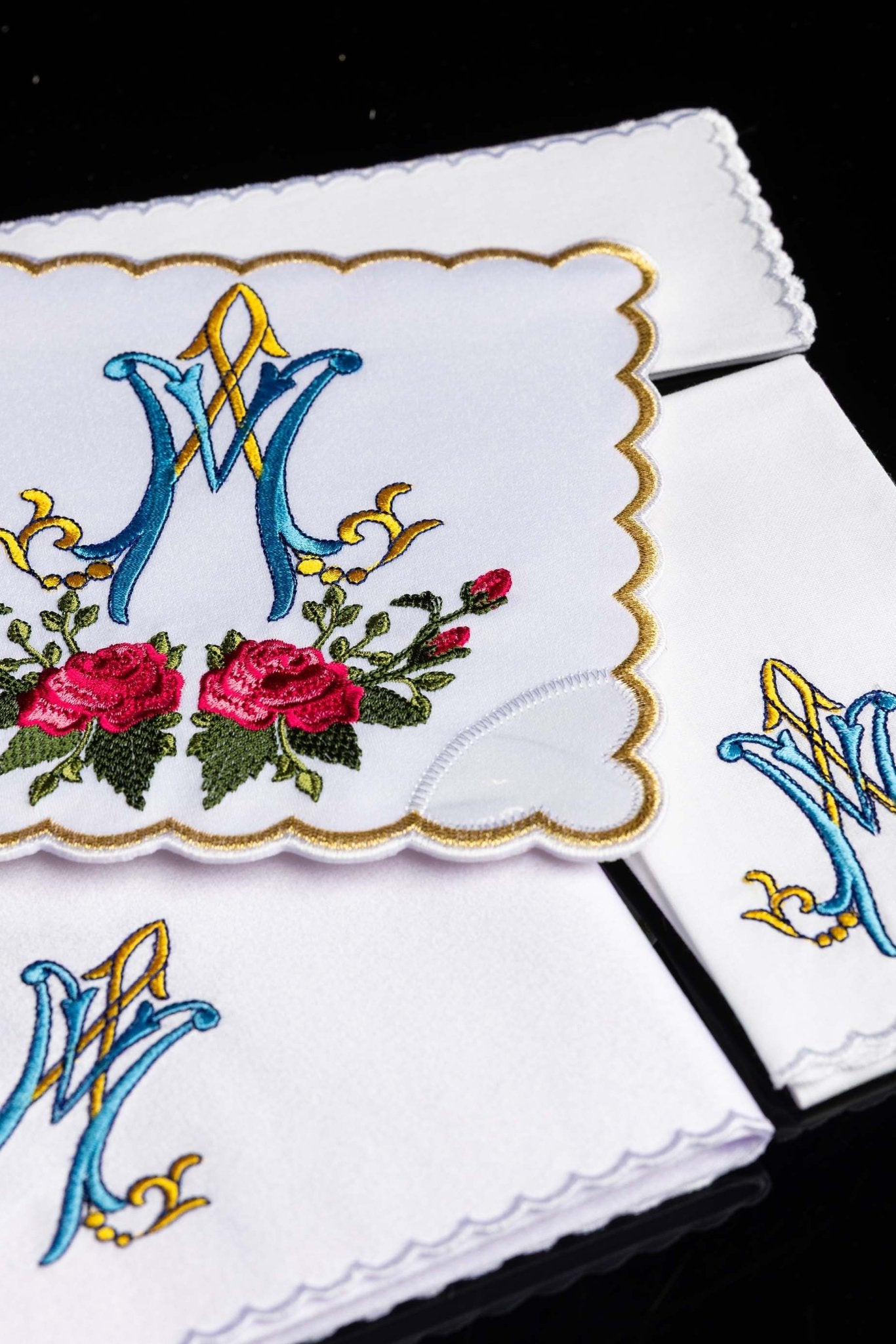 Servicio de altar con bordado Mariano colorido KK/078 - CASULLAS.ES