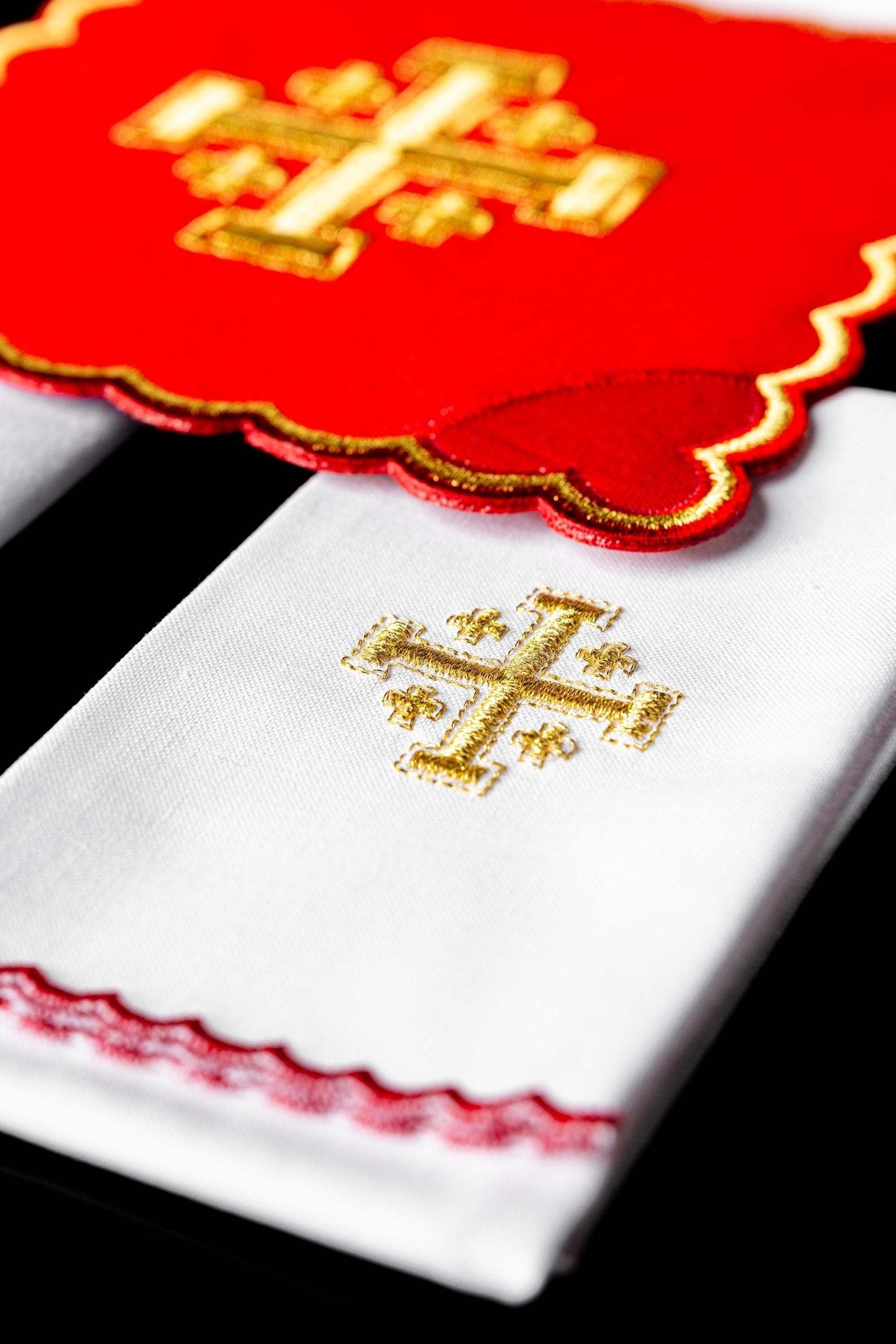 Servicio de altar Cruz de Jerusalén bordada Rojo KK/030/02 - CASULLAS.ES