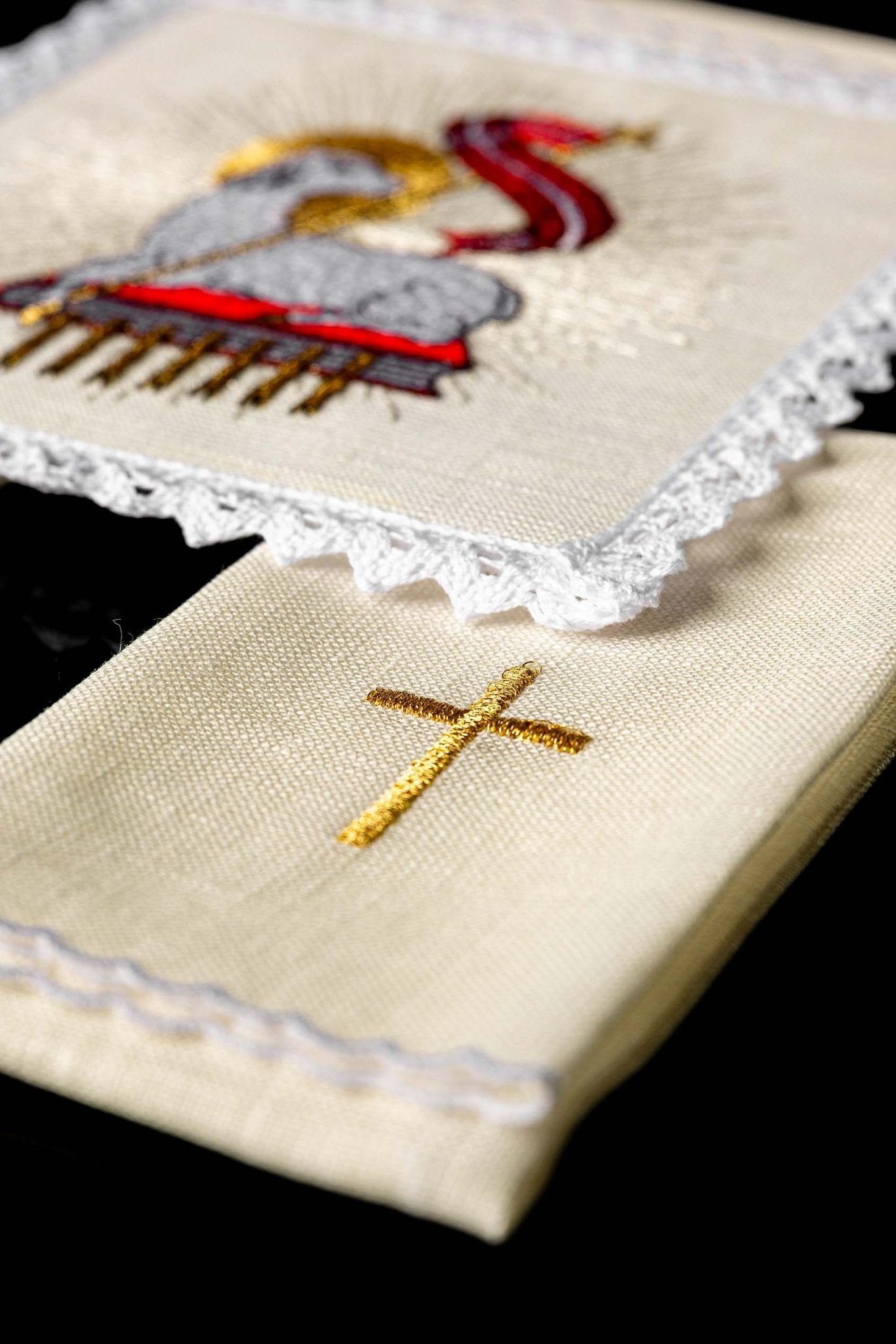 Servicio de altar lino con bordado Cordero KKL/100 - CASULLAS.ES