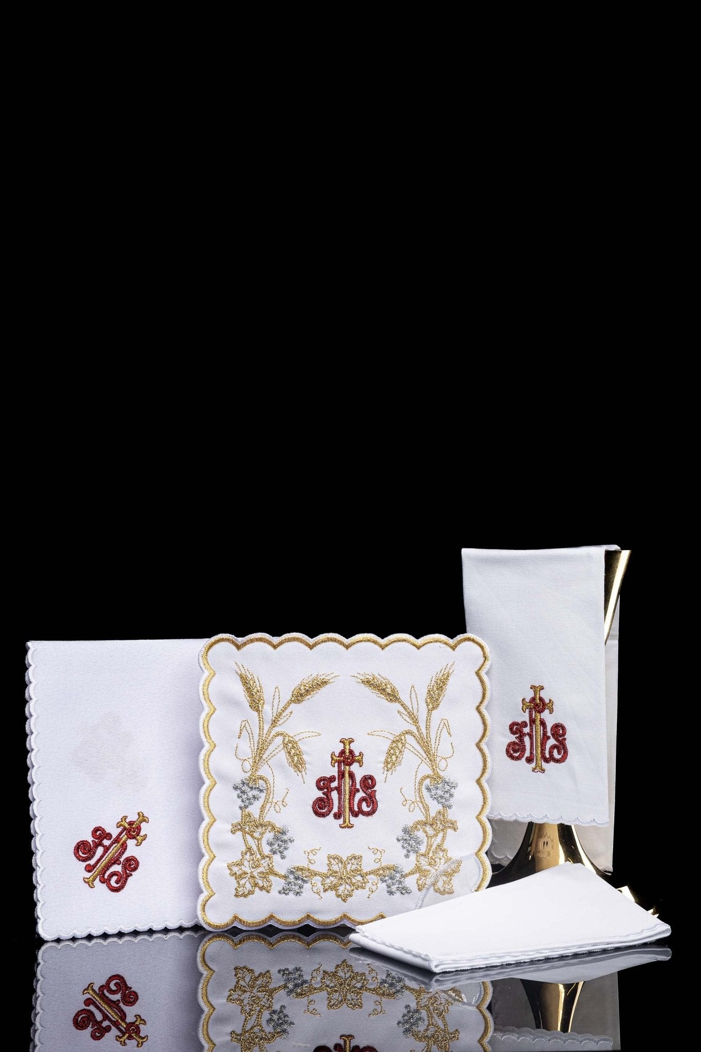Servicio de altar ricamente decorado con bordado IHS y espigas KK/040 - CASULLAS.ES