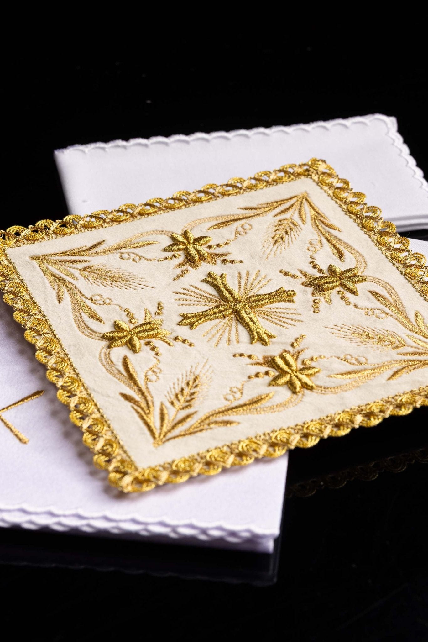 Servicio de altar terciopelo bordado marfil KK/5001/C2 - CASULLAS.ES